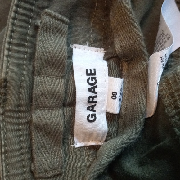 Size 9 Garage olive flared cargo pants - Picture 3 of 3